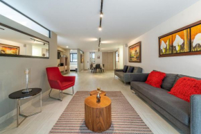 Espacioso 2BR en Quinta Camacho con Parking